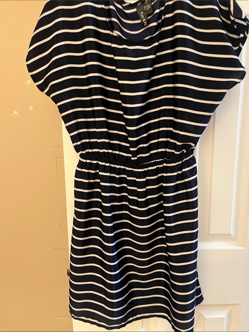 FUN&FLIRT Striped Navy Dress
Women’s M
